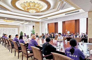 「香港盃」外交知識競賽參訪團遊京魯 親睹國家發展成就