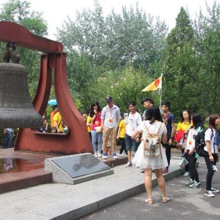 透过参访南开大学，学员认识大学的设施。