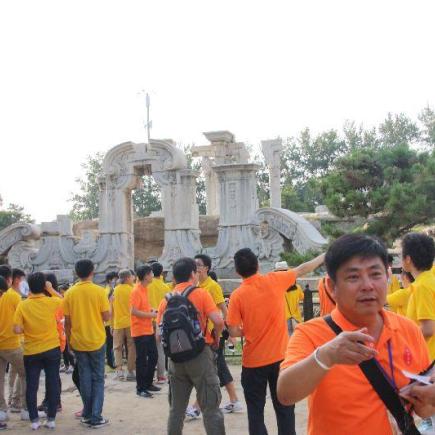 透过参访圆明园，学员了解国家的历史和建筑的遗迹。