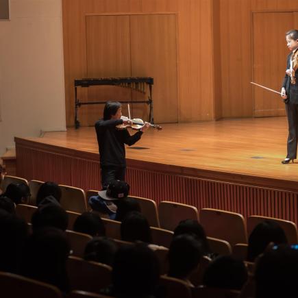 The Hong Kong students were attending Violin lesson