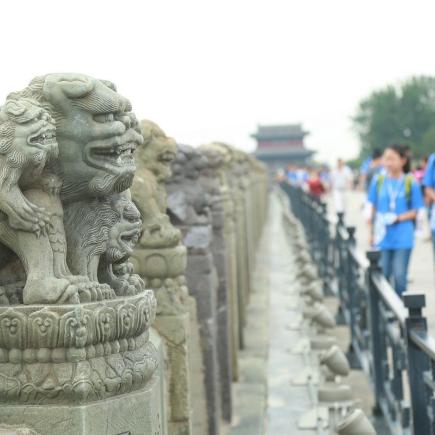 Students were visiting Lugou Bridge