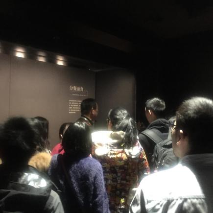 学生正在参访湖南省博物馆。