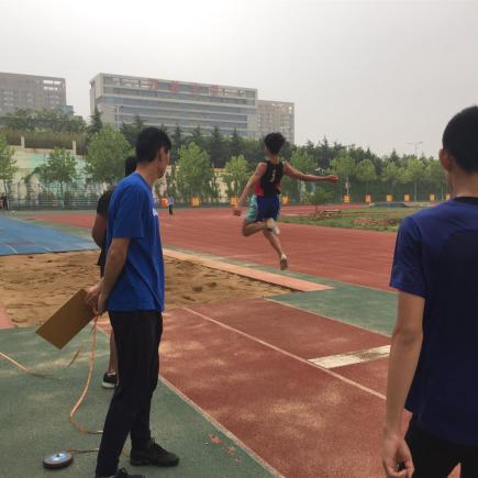 Students from Hong Kong and Mainland were having friendly competition.