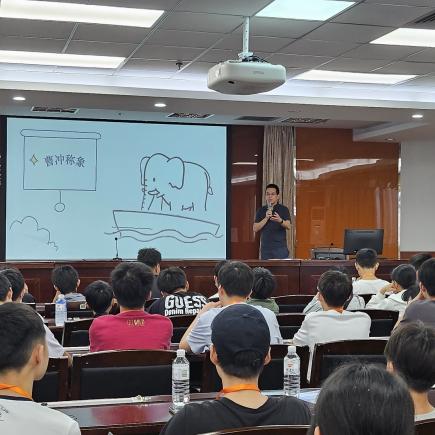 學生參訪華僑大學，認識香港學生到內地升學情況及學習環境。