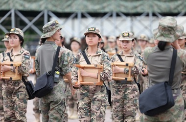 香港青少年軍事夏令營